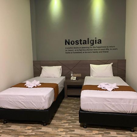 Bless Hotels Sintang Bagian luar foto