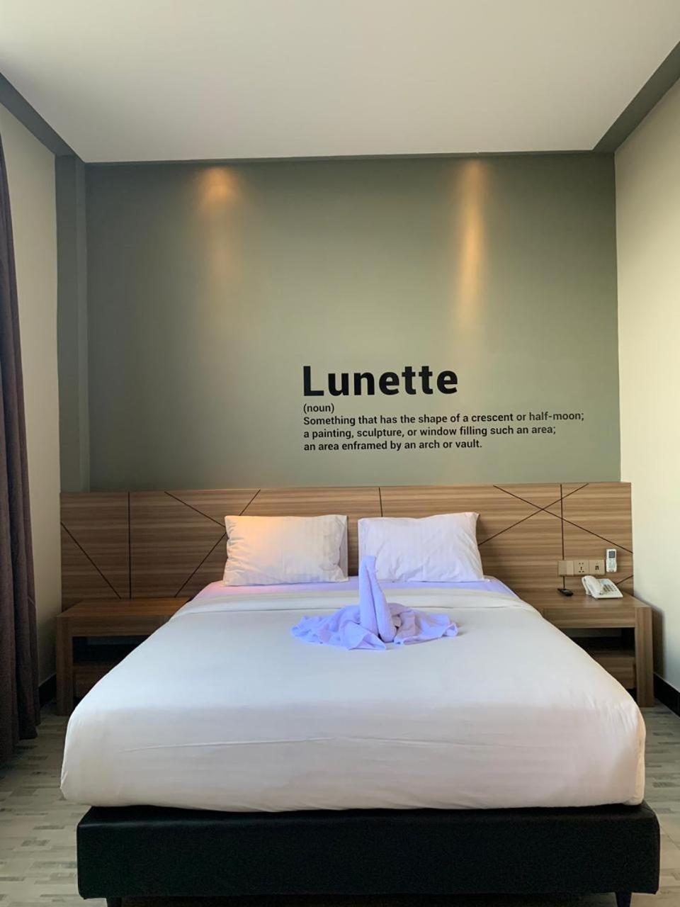Bless Hotels Sintang Bagian luar foto