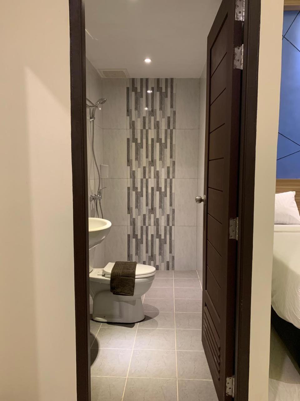 Bless Hotels Sintang Bagian luar foto